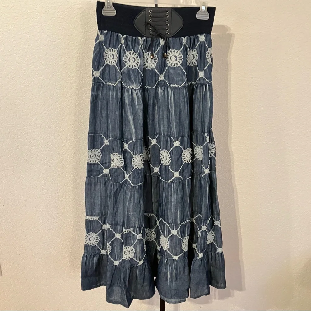NWT Blue Midi Skirt Denim-Look Pattern - Picture 1 of 2